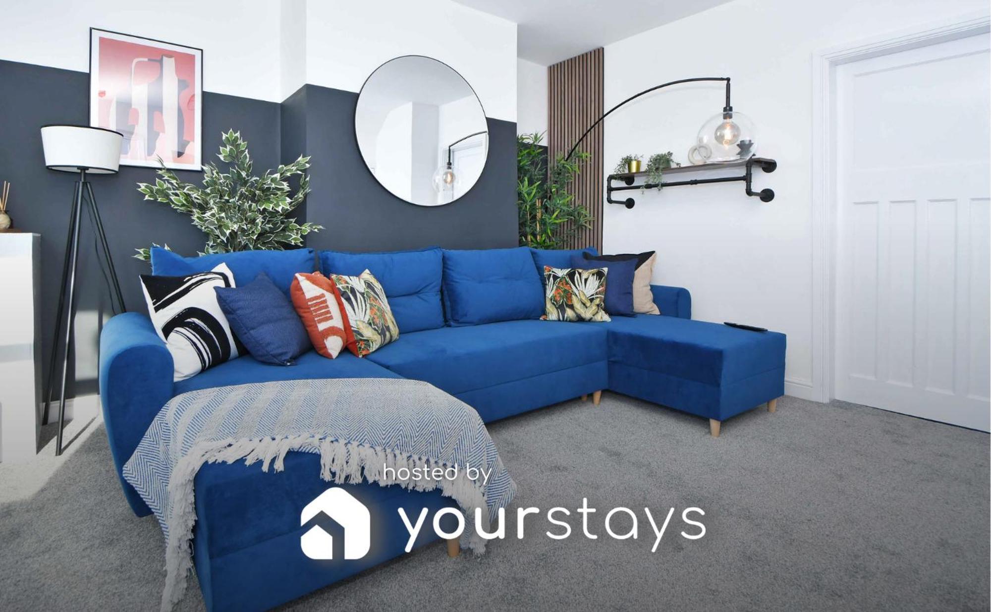 Lily House By Yourstays - Cosy 3 Bedroom House In Crewe Bagian luar foto